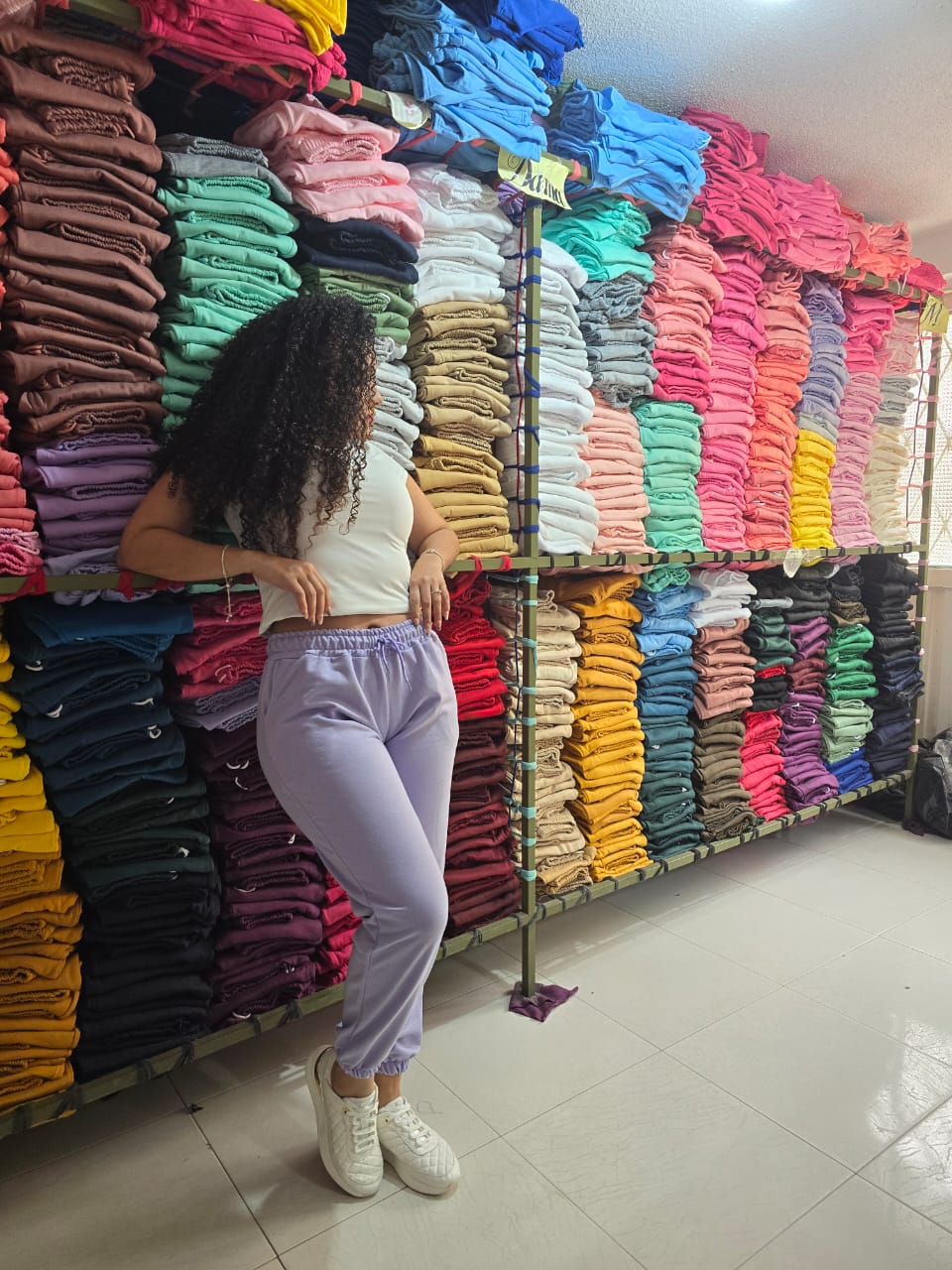 SUDADERAS Y JOGGER -BRIENER