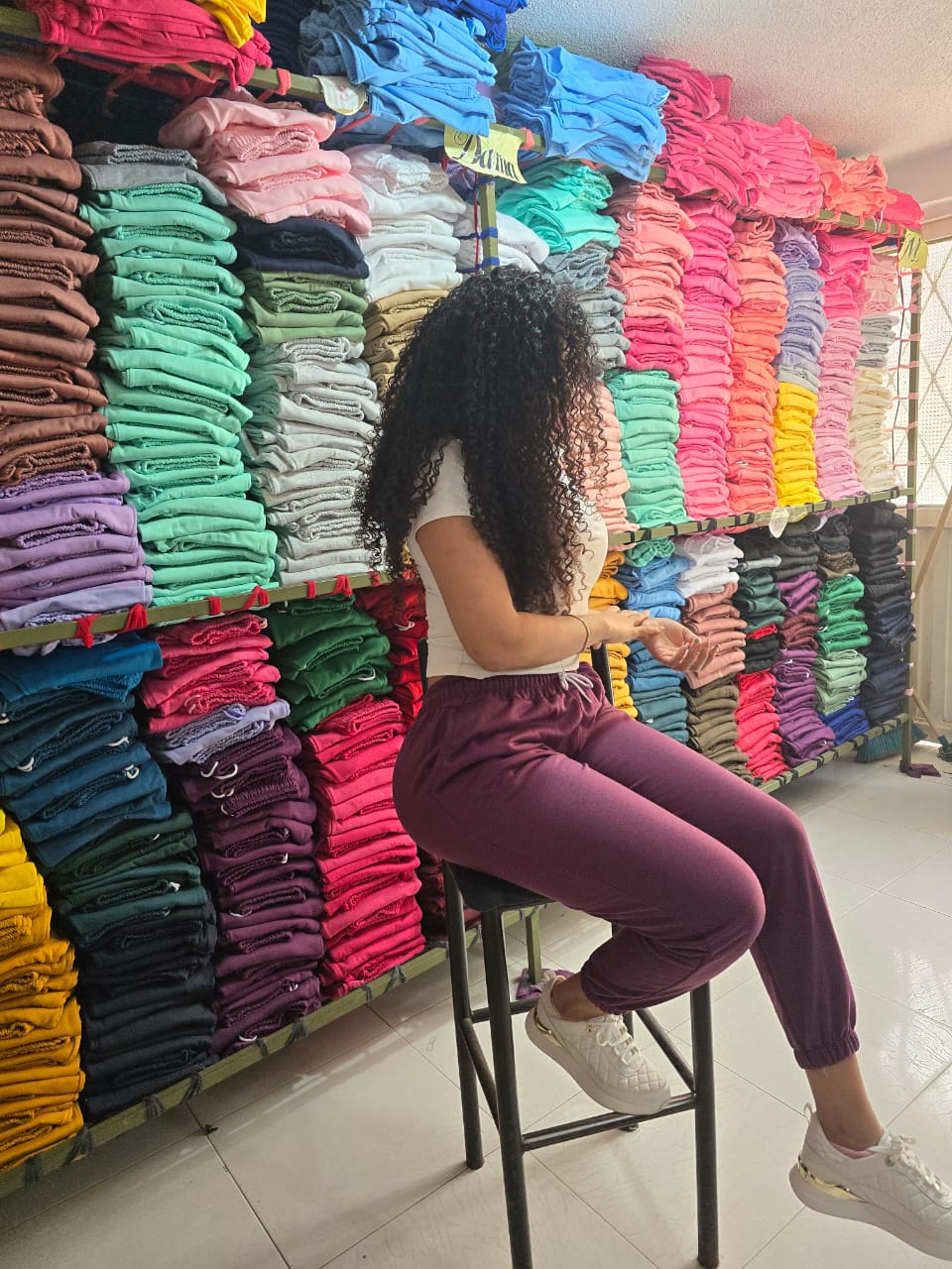 SUDADERAS Y JOGGER -BRIENER